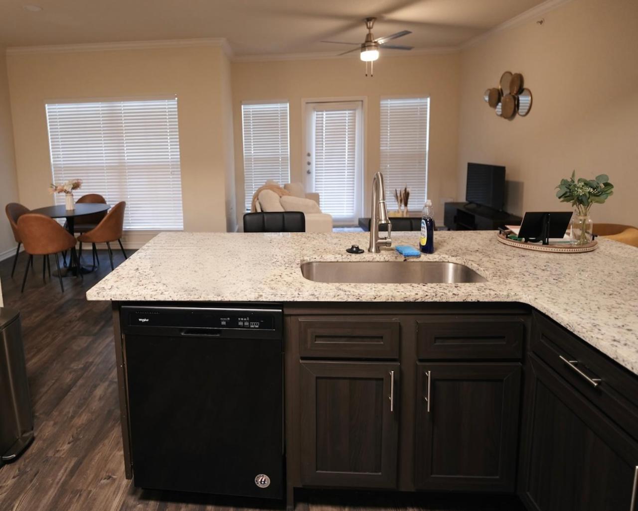 Charming 2 Bedroom, 2 Bath Apartment Austin Exterior foto